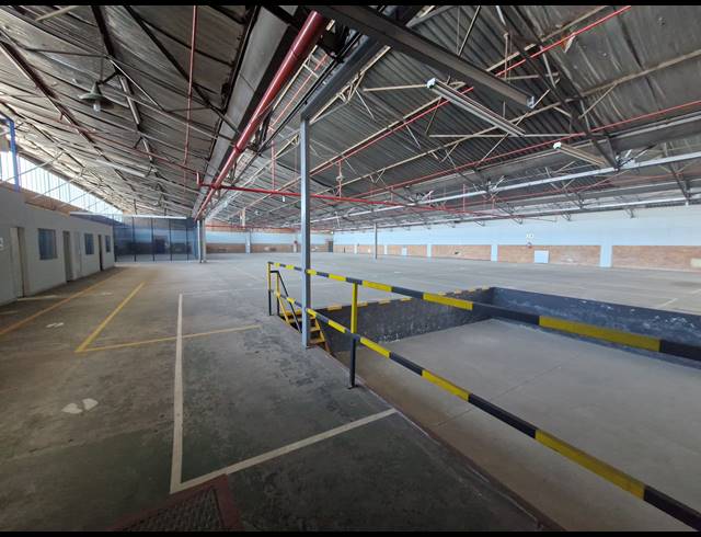 2,479M² WAREHOUSE TO LET IN BENROSE